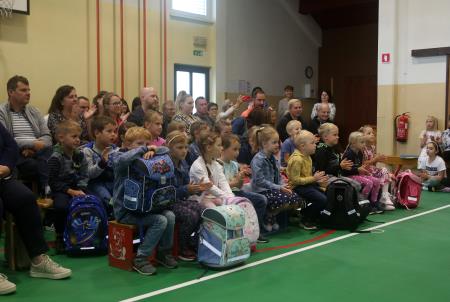 PRVOŠOLČKI BEGUNJE 16 FOTO LJUBO VUKELIČ